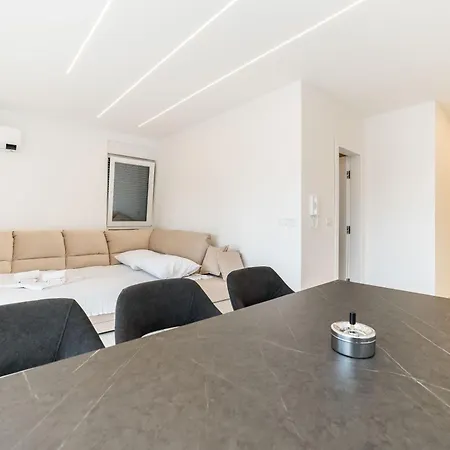 Apartments Ante Novalja Exterior photo